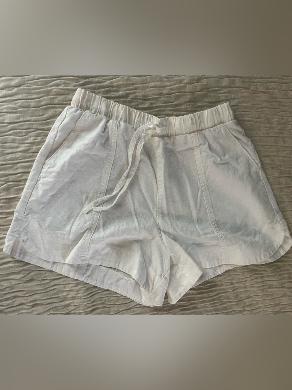 Universal Thread White Elastic Waist Drawstring Shorts